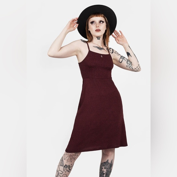 Disturbia Dresses & Skirts - Disturbia Maroon Mundi Shirred Midi Dress